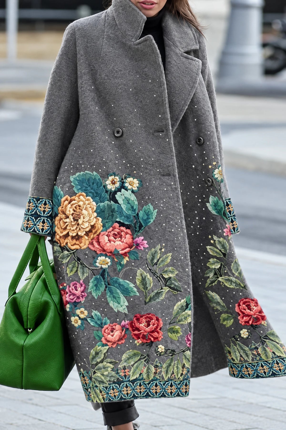 Grå lang frakke med blomsterprint til dame